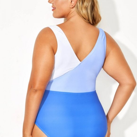 Plus Size Swimsuit One Piece (NWT) - Picture 2 of 6
